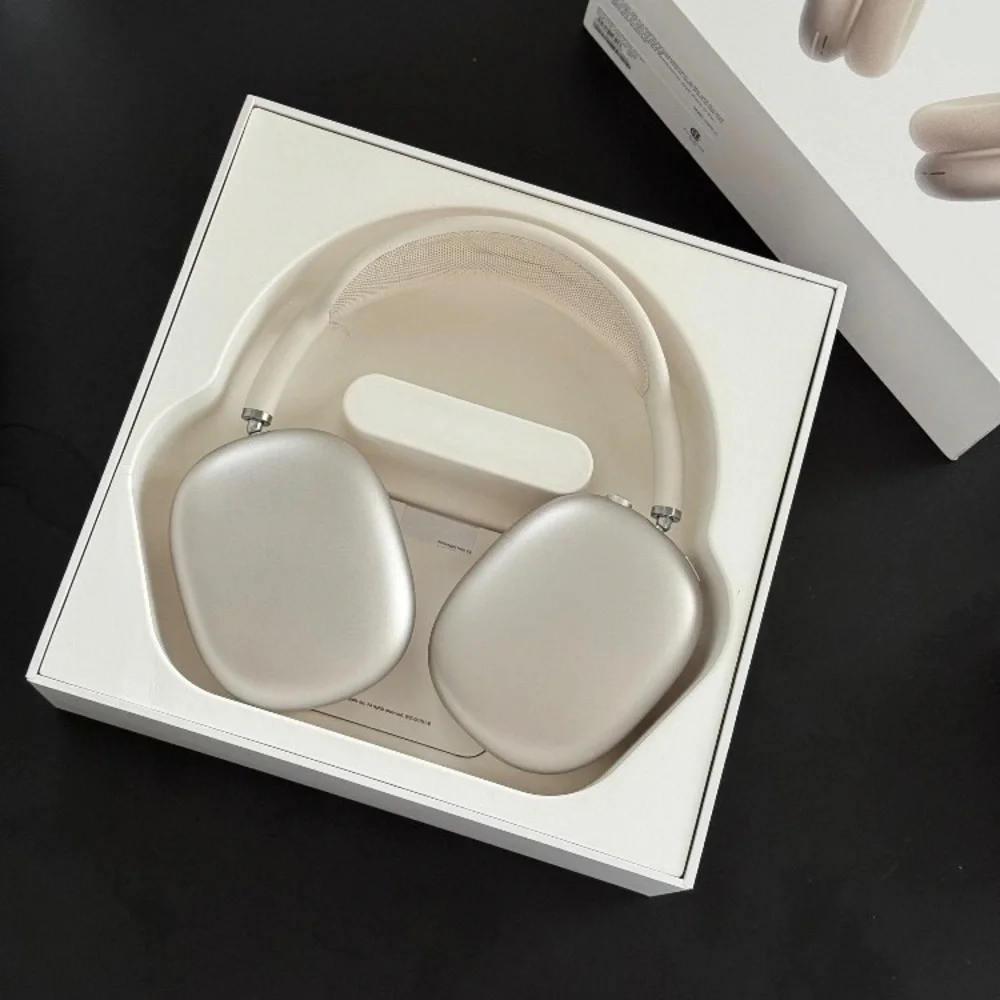 AirPods Max 2 - Starlight - Picture 3 of 6